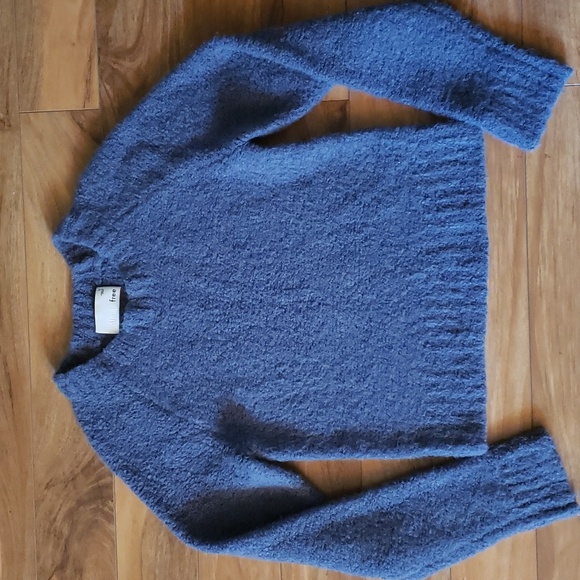 Aritzia Wilfred Elsie Sweater - Picture 3 of 4
